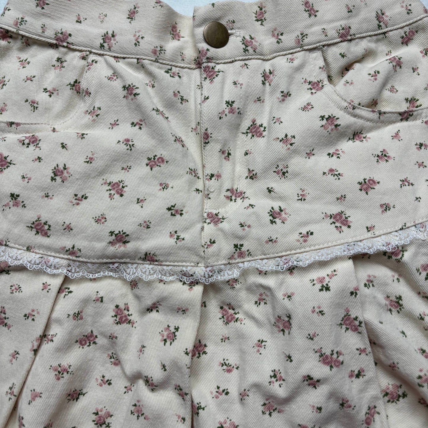 Japanese Brand Apres Jour Cream Floral Denim Pleated Skirt [Secondhand]