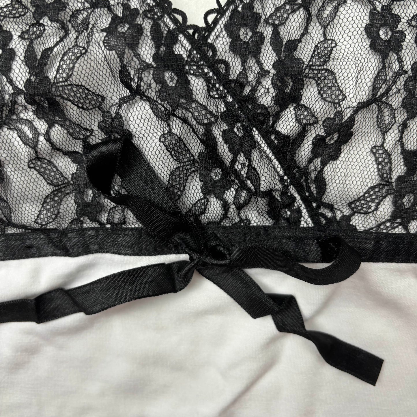 Japanese Brand 'Donna Rac'y' Black & White Floral Lace Tank Top [Secondhand]