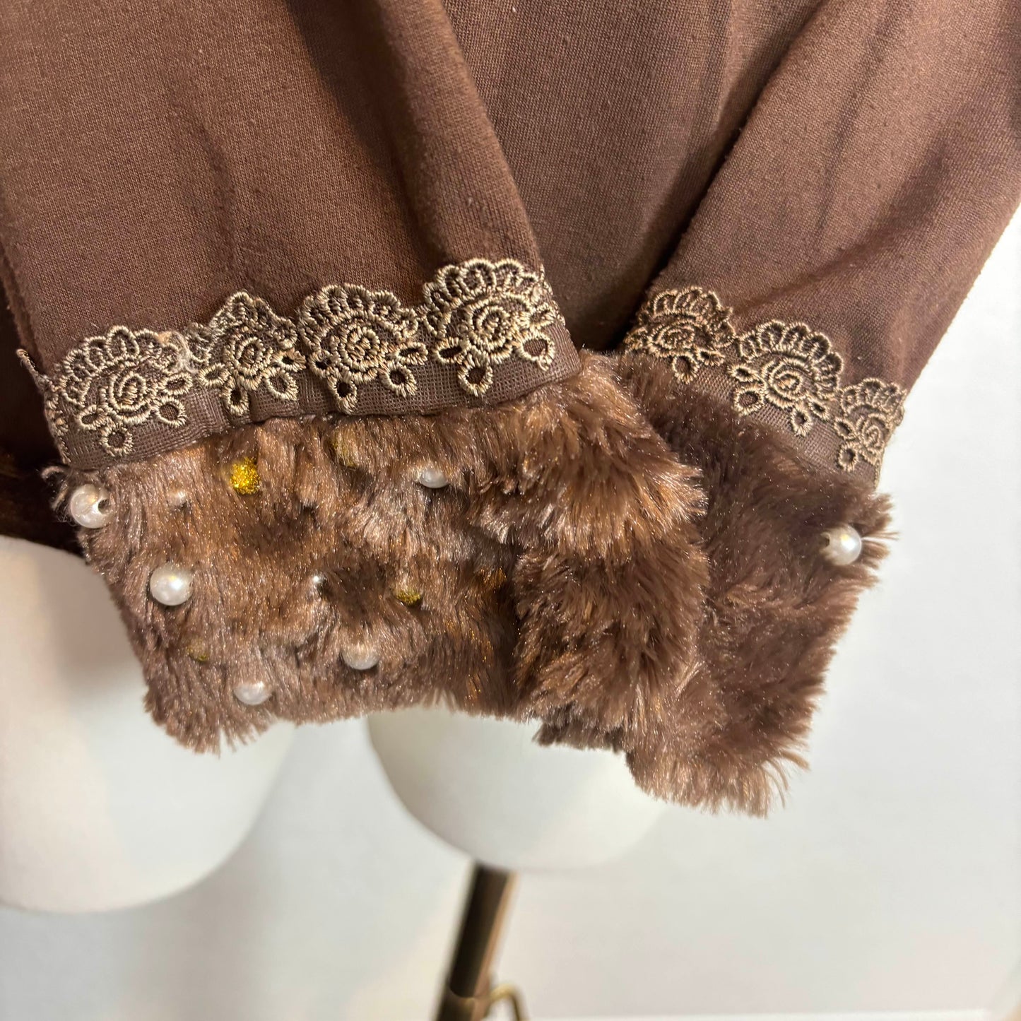 ❥ Japanese Brand 'Axes Femme' Brown Long Sleeve Fur Beaded Shirt [Secondhand]