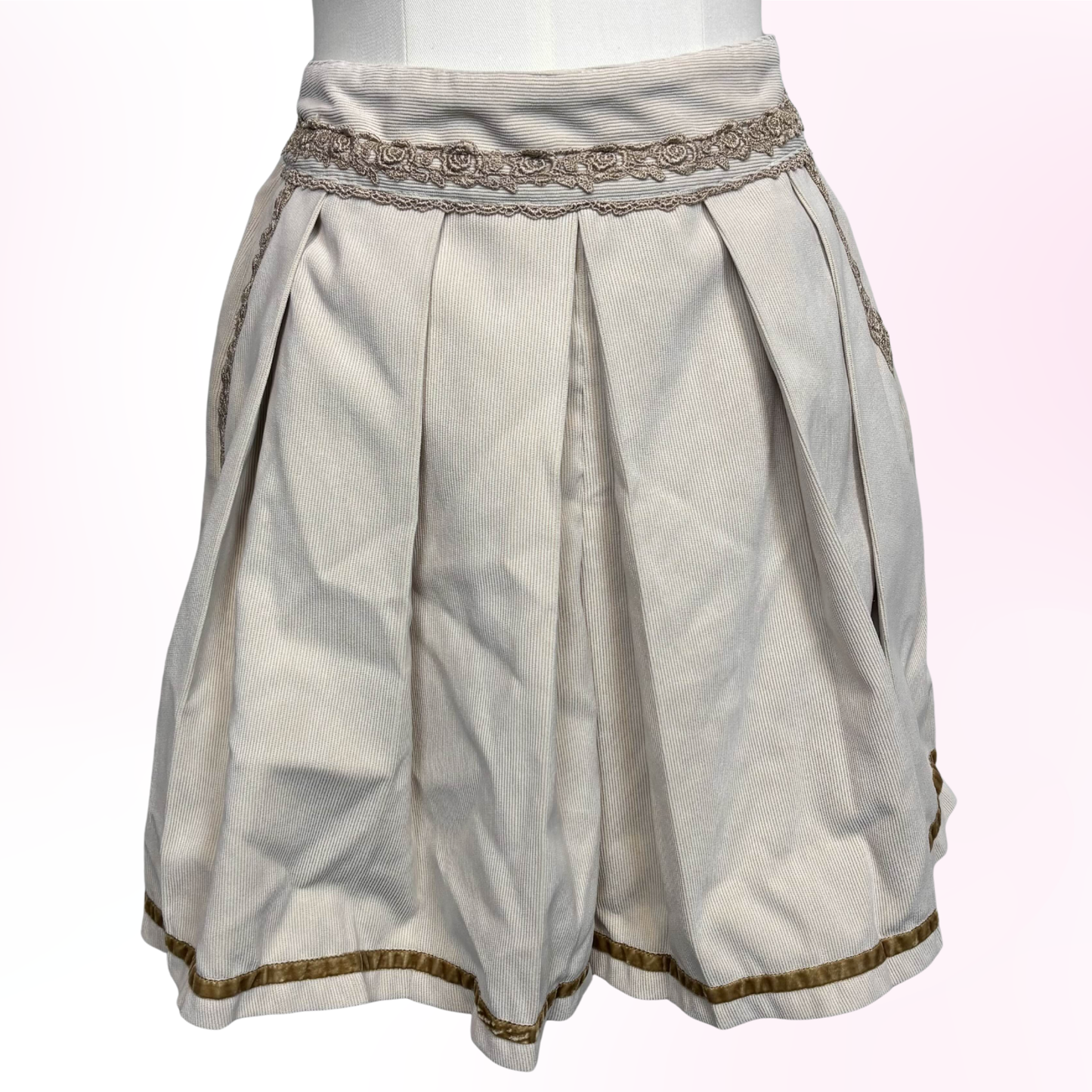 Japanese Brand Axes Femme Cream Pleated Culottes/Shorts [Secondhand]