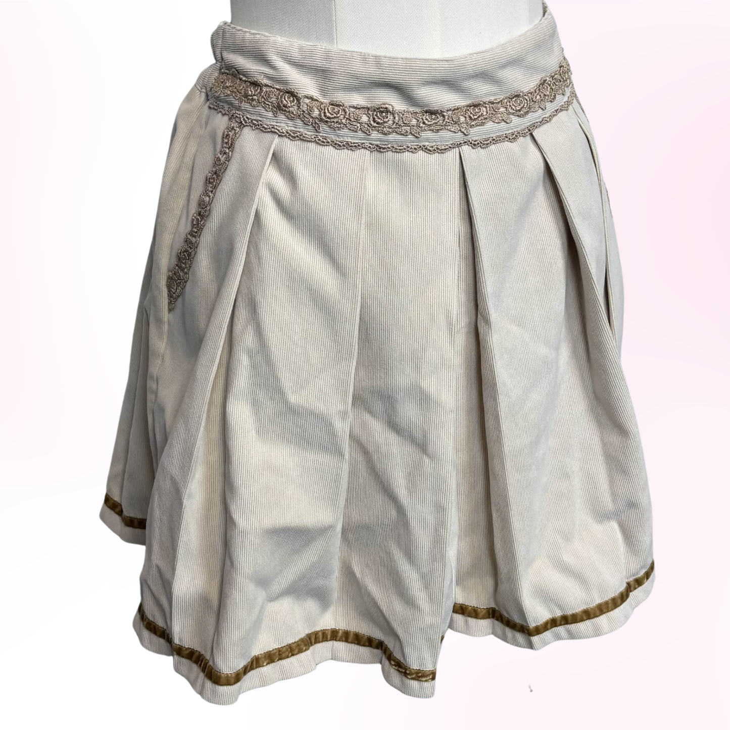 Japanese Brand Axes Femme Cream Pleated Culottes/Shorts [Secondhand]